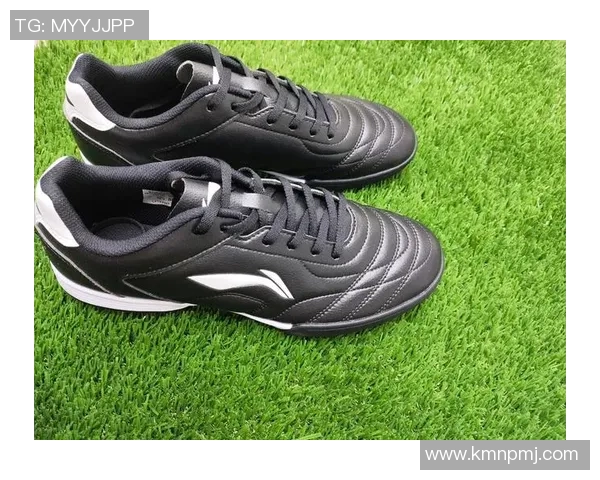 球星专属战靴盘点:那些助力顶级球员征战绿茵场的经典足球鞋